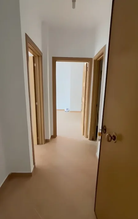 Tirane, jepet me qera apartament 1+1+Ballkon Kati 4, 62 m² 300 € (Astir)