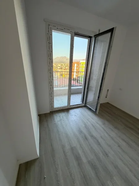 Tirane, shitet apartament 1+1 Kati 4, 66 m² 88.000 € (Paskuqan)