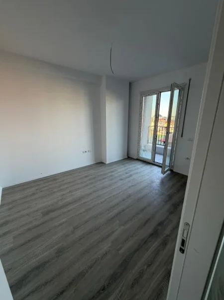 Tirane, shitet apartament 1+1 Kati 4, 66 m² 88.000 € (Paskuqan)