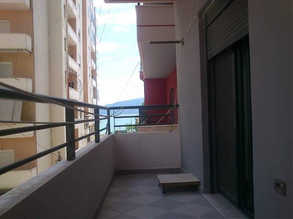 Vlore, - Ofrohet me qera per pushime nje apartament