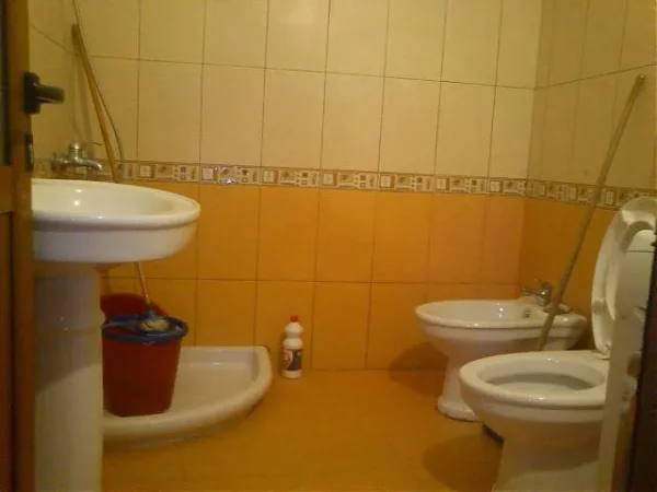 Vlore, - Ofrohet me qera per pushime nje apartament