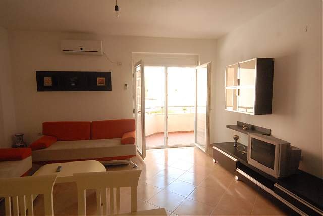 Vlore, jap me qera apartament Kati 3, 120 m² ,duke filluar nga 35 Euro/nata (Uji i Ftohte)