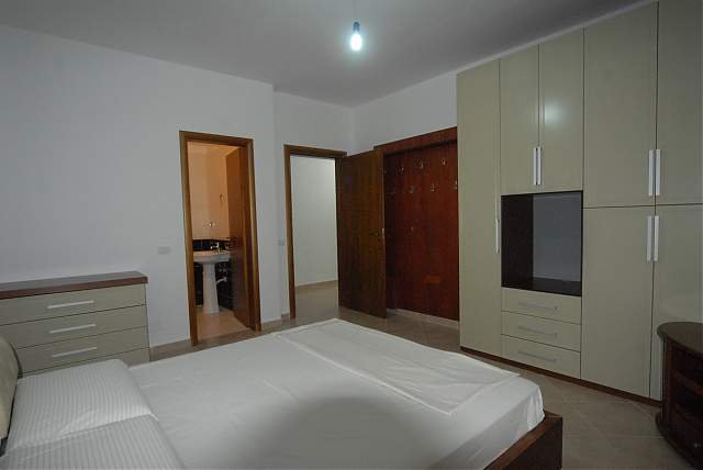 Vlore, jap me qera apartament Kati 3, 120 m² ,duke filluar nga 35 Euro/nata (Uji i Ftohte)