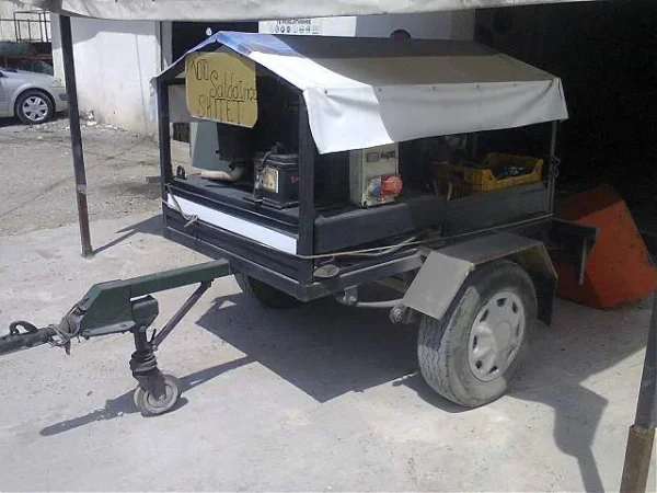 Tirane, - Saldatrice profesionale, "motosaldatrice'' me nafte 10-kw