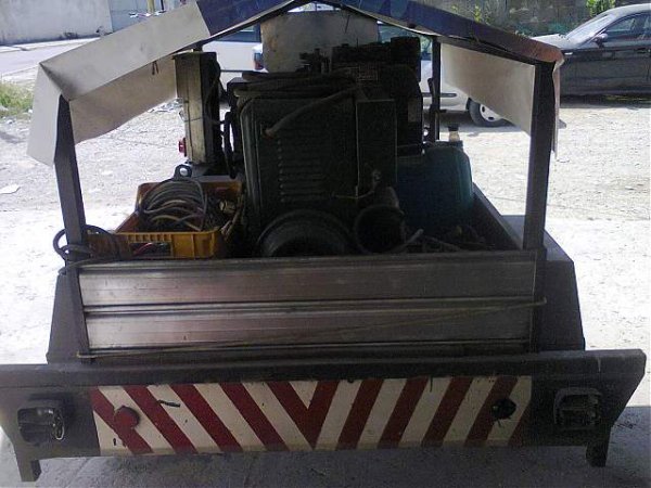 Tirane, - Saldatrice profesionale, "motosaldatrice'' me nafte 10-kw