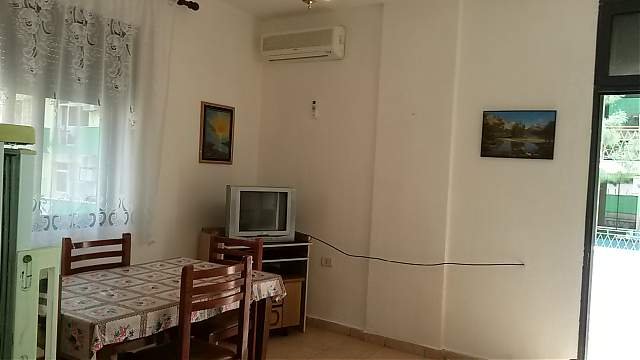 Durres, jepet me qera apartament 60 m²  (Shkembi Kavajes(golem) Durres)