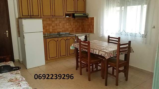 Durres, jepet me qera apartament 60 m²  (Shkembi Kavajes(golem) Durres)