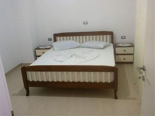 Sarande, jap me qira apartament Kati 4,(Rr.Vace Zela, perball ishujve)