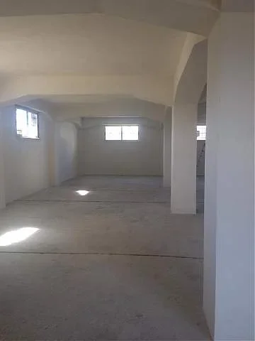 Durres, jap me qera ambjent magazine 500 m2, e pershtatshme per Call Center,Zyra, Restorant, Magazine, Supermarket, Dhome Frigoriferike, Punishte Rrob