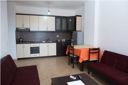 RENT APARTAMENTS IN Vlore, jap me qera apartament Kati 2, 76 m² 30 Euro/nata (Rr.Aleksander Moisiu)