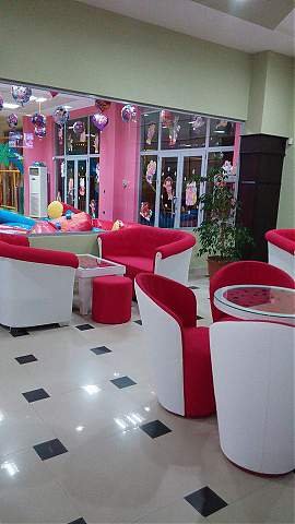 Tirane, - SHES BIZNESIN BAR KEND LOJRASH