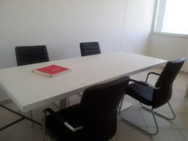 Tirane, - Shes pajisje zyre