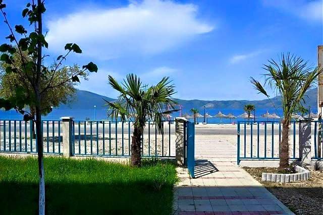 Vlore, jap me qera apartament Kati 2, 54 m² 45 Euro/nata (Vlore,Radhime)