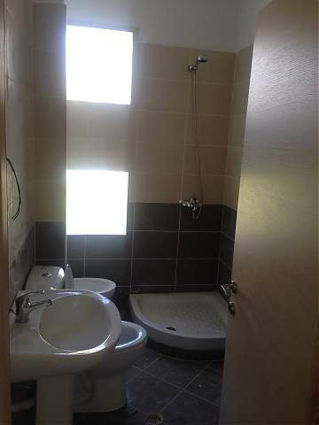 Vlore, jap me qera apartament Kati 4, 65 m² 35 Euro/nata (Rradhime)