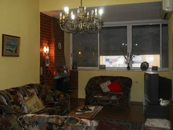 Tirane, jepet me qera apartament 2+1 Kati 5, 100 m² 600 Euro (Bulevardi Zogu I 1)