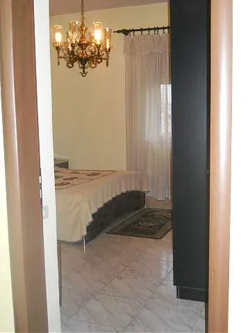 Tirane, jepet me qera apartament 2+1 Kati 5, 100 m² 600 Euro (Bulevardi Zogu I 1)