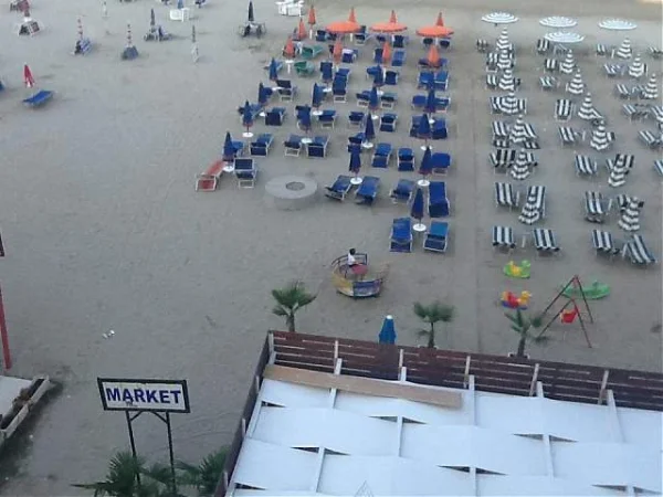 Jepet me qera apartament 2+1 Kati 3, (Golem - Tek Adriatik 2) Ideal Per pushime