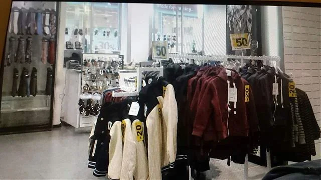 Tirane, - Shitet Aktivitet Butiku