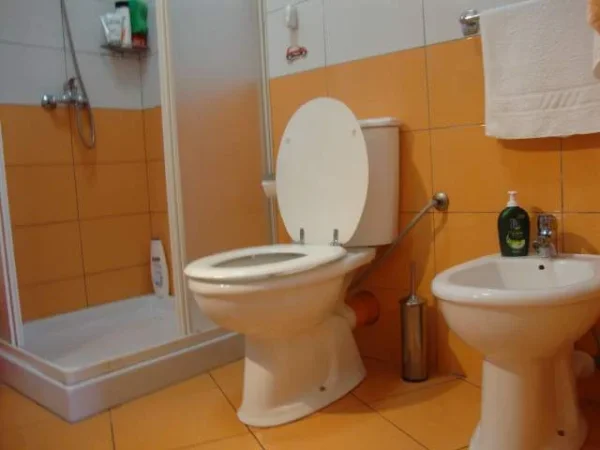 Vlore, jap me qera apartament Kati 1, 72 m²  (Himare)