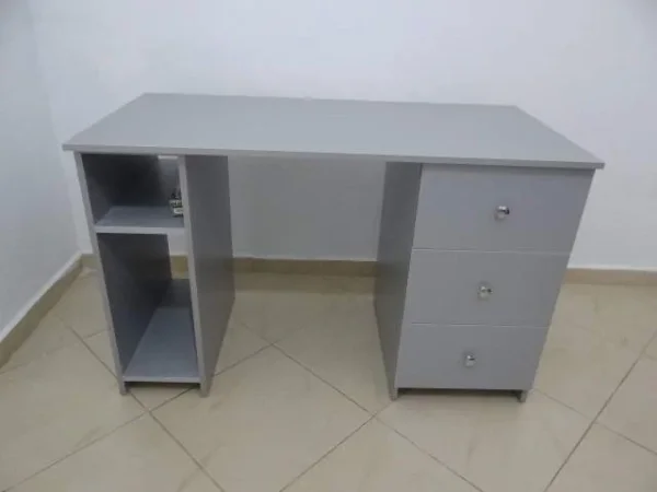 Tirane, ofroj per shitje bangat e nje qender kursi