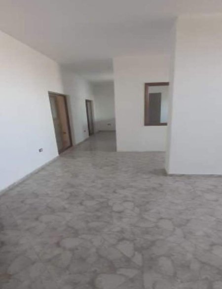 Tirane, jap me qera apartament 3+1 Kati 2, 40.000 LEKE (Don Bosko)