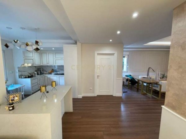 Tirane, jap me qera Vile 4+1+A+BLK Kati 0, 541 m² 4.000 Euro (Akacia Hill)