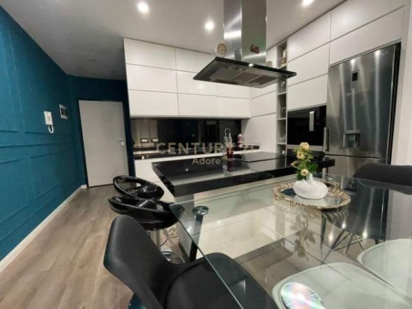 Tirane, jepet me qera apartament 2+1 Kati 1, 94 m² 600 Euro (Don Bosko)