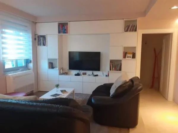 Lake View Apartment - Liqeni i Thate Area, of beautiful Tirana