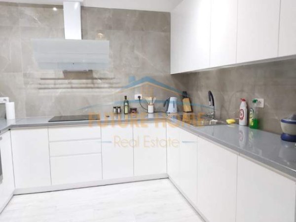 Tirane, jap me qera apartament 2+1+BLK Kati 3, 110 m² 800 Euro (bllok)