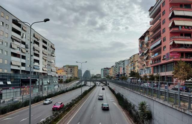 Tirane, shitet dyqan Kati 0, 280 m² 560.000 Euro (Hasan Alla)