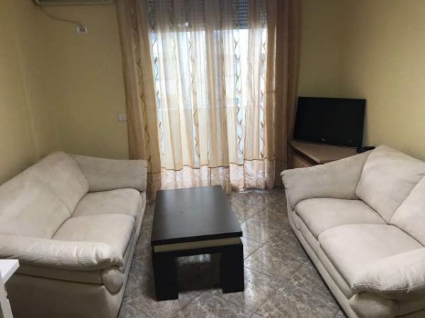 Shqiperi, jepet me qera apartament 1+1+BLK Kati 5, 70 m² 400 Euro i diskutushem  (Ish Ekspozita)