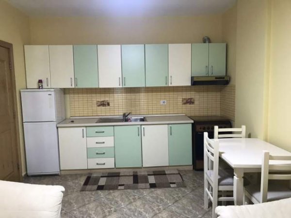 Shqiperi, jepet me qera apartament 1+1+BLK Kati 5, 70 m² 400 Euro i diskutushem  (Ish Ekspozita)
