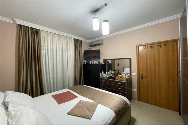 Tirane, jepet me qera apartament 1+1 Kati 3, 60 m² 400 Euro (Rruga e Ullishtes - Liqeni i Thatë)