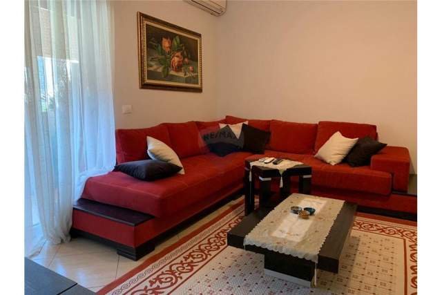 Tirane, jepet me qera apartament 1+1 70 m² 580 Euro (rruga elbasanit)