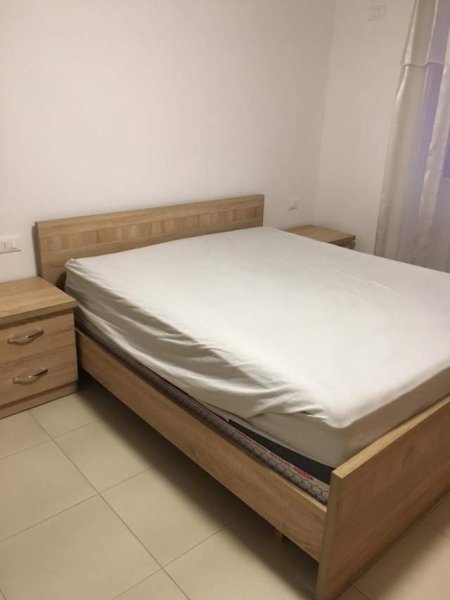 Tirane, shes apartament 2+1