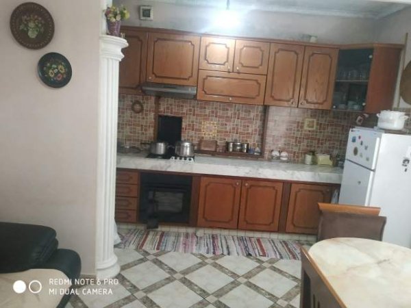Tirane, jepet me qera apartament 3+1