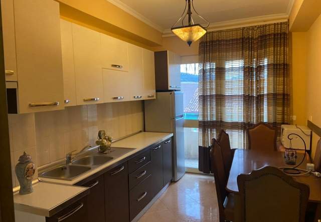 Elbasan, shitet apartament 100 m² 60.000 Euro