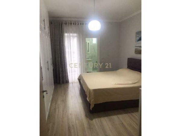 Tirane, jepet me qera apartament 2+1+2 kati 2, 93 m2 450 Euro /muaj (Rruga e elbasanit)