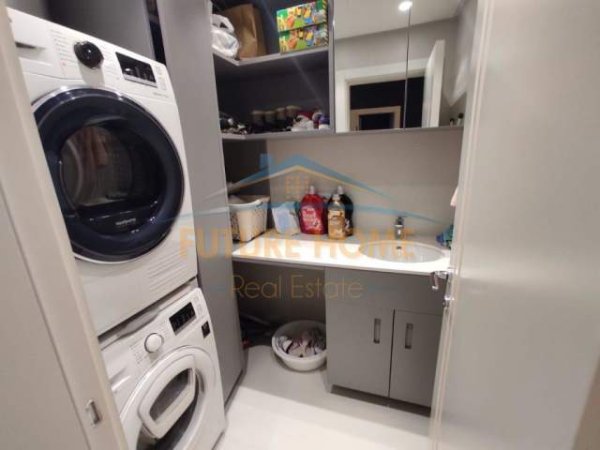 Tirane, shitet apartament Kati 5, 160 m² 420.000 Euro (Blloku)