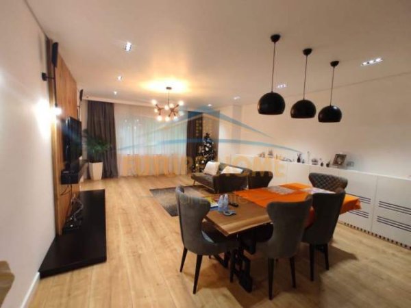 Tirane, shitet apartament Kati 5, 160 m² 420.000 Euro (Blloku)