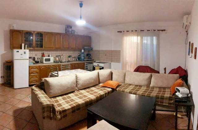 Tirane, jepet me qera apartament 3+1+BLK Kati 3, 111 m² 45.000 Leke (Naim Frasheri)