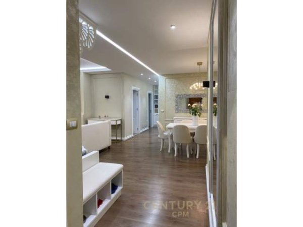 Tirane, shes apartament 3+1+A+BLK Kati 3, 173 m² 220.000 Euro (Kopshti Zoologjik)