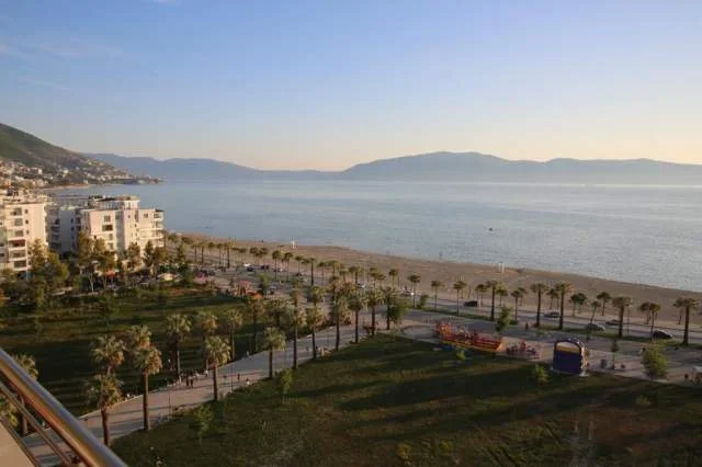 Vlore, jepet me qera apartament 2+1 & 1+1 Kati 10, 90 m² 60 Euro/dita (Rruga Murat Tebaci, Vlore)