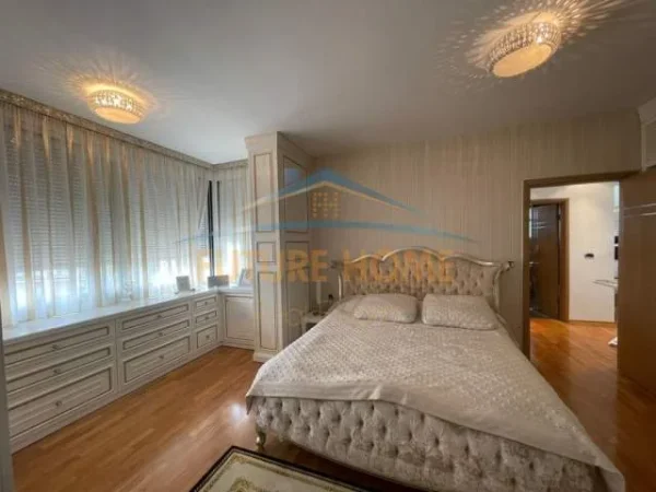 Tirane, jepet me qera apartament 2+1 Kati 8, 120 m² 1800  (Vaso Pasha)