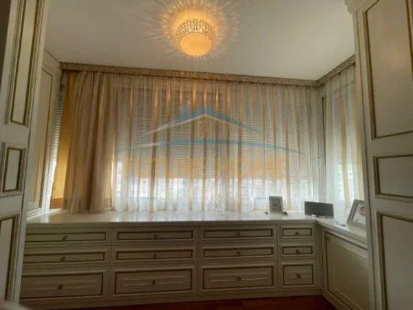 Tirane, jepet me qera apartament 2+1 Kati 8, 120 m² 1800  (Vaso Pasha)