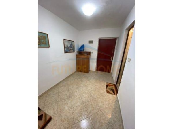 Tirane, jepet me qera apartament 1+1+BLK Kati 0, 400 Euro (mine peza)