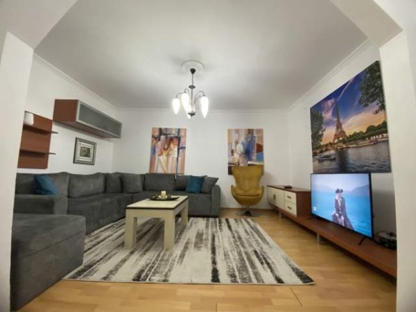 Tirane, jepet me qera apartament 3+1+A+BLK Kati 2, 140 m²  (Frosina Plaku)