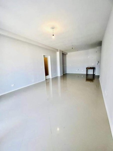 Tirane, shes apartament 2+1 107 m² 149.000 Euro (Rruga Karl Gega,Stacioni Trenit)