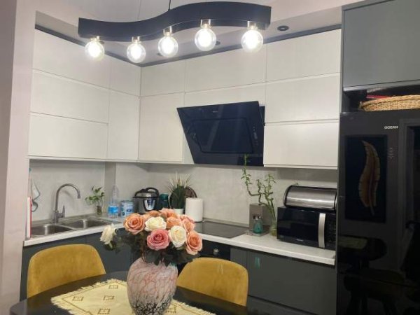 Tirane, jepet me qera apartament 1+1+BLK Kati 7, 68 m² 850 Euro (rruga Gjik Kuqali)