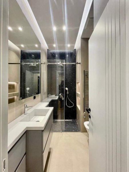 Tirane, jap me qera apartament 1+1+BLK Kati 8, 70 m² 700 Euro (Rruga e Kavajes)